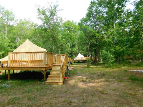 Foto da galeria de Glampin' In Style-Broken Bow em Broken Bow