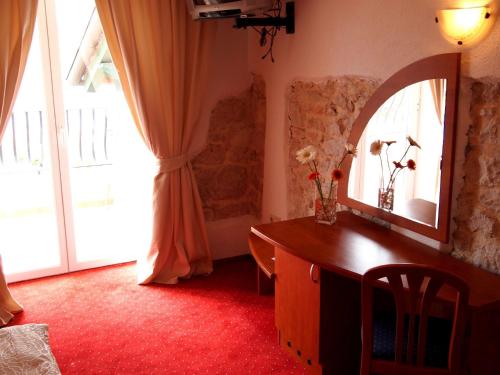 Фотография из галереи Hotel Villa Barbat в Рабе
