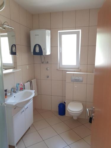 Kúpeľňa v ubytovaní Apartments Palaca Sunca