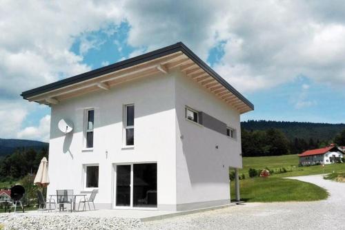 Das Gebäude in dem sich das Ferienhaus befindet