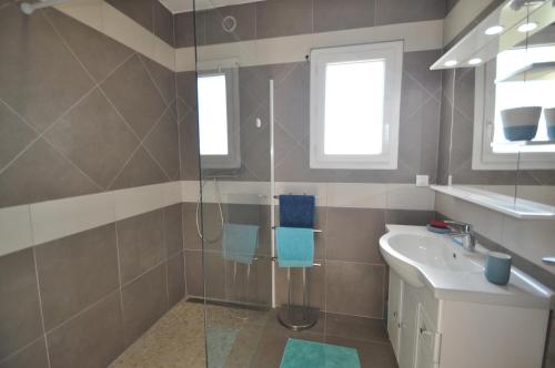 Ванна кімната в location farinole proche saint-florent