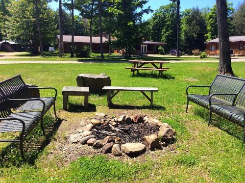 Madawaska Lodge-Cottage – Photos 4