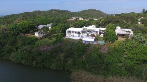 Ett flygfoto av Blue's Guest House - East London Bonza Bay