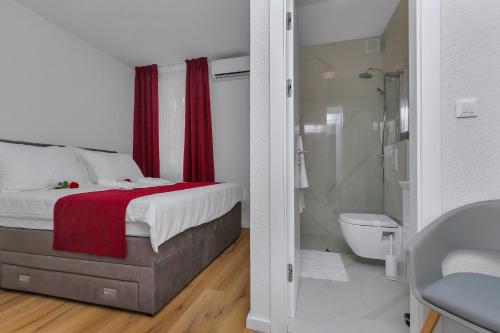 Koupelna v ubytování Luxury Rooms Paradise Garden