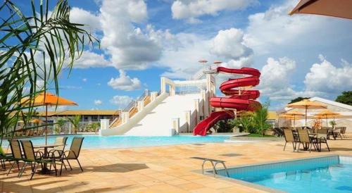 Swimmingpoolen hos eller tæt på Lacqua Di Roma Park 24 horas