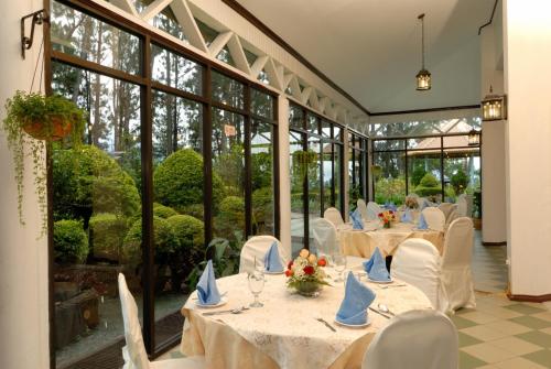 ห้องอาหารหรือที่รับประทานอาหารของ Perkasa Hotel Mt Kinabalu