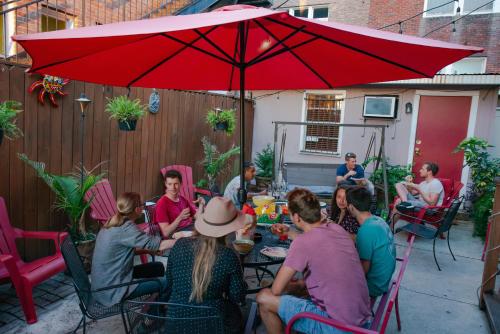 Tetamu yang menginap di HOSTEL Auberge NOLA