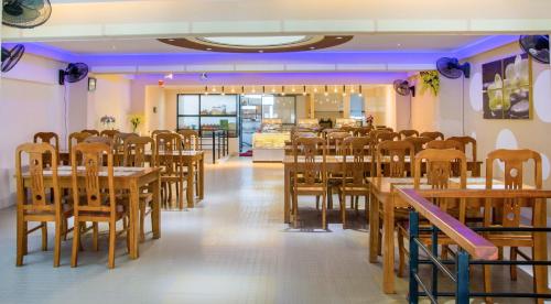 Restaurace v ubytování Le Duong Hotel