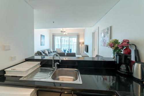 Gallery image of Icon Casa Living - Partial Sea View Apartment in Damac Heights in Dubai