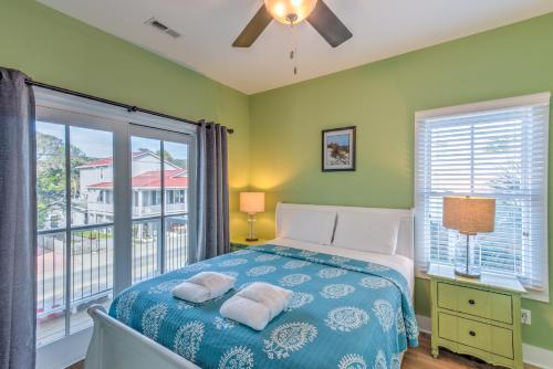 Postel nebo postele na pokoji v ubytování 121 E Ashley (A)