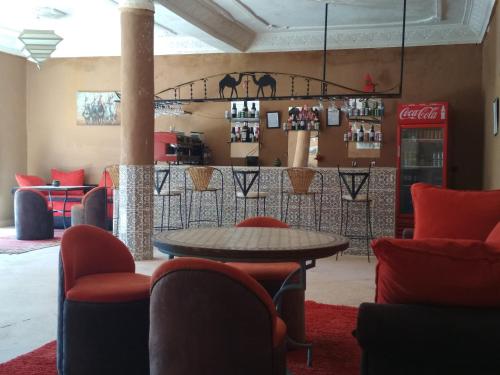 Lounge nebo bar v ubytování Relais Hamada Du Draa