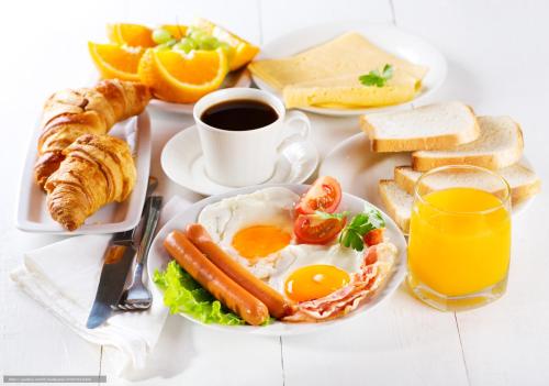 Opțiuni de mic dejun disponibile oaspeților de la Sayat-Nova 2