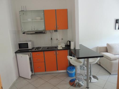 Η κουζίνα ή μικρή κουζίνα στο Apartments Suljic - Cash Only Property