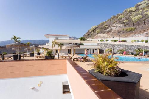 1713 SUNSET ocean view, terrace,heated pool