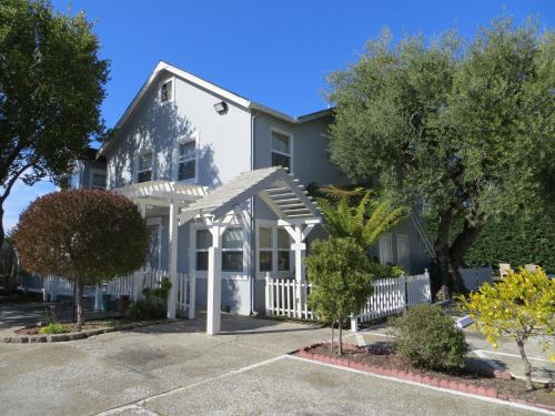 Gallery image of Harbor Inn in Santa Cruz