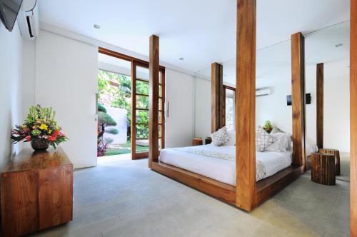 Gallery image of 4BR Villa Minggu - Minggu Villas Seminyak in Seminyak