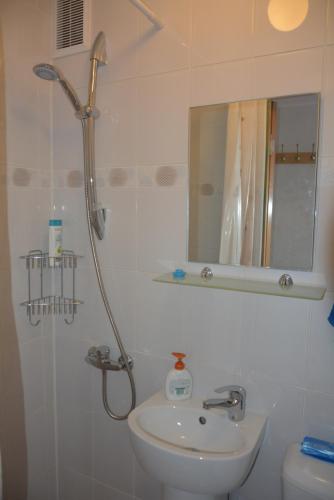 Gallery image of Guesthouse "Nakvyne pas zveja" Nagliu street in Nida