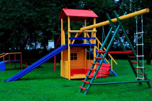 Sân chơi trẻ em tại Akmenių Dvaras