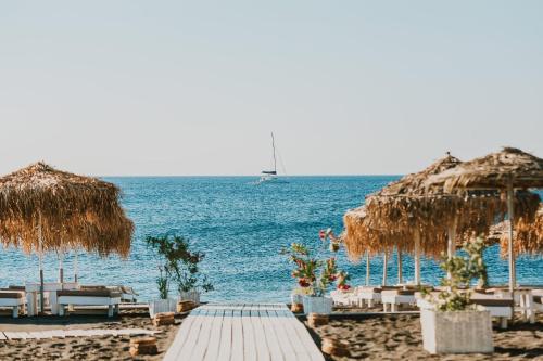 Gallery image of Sea View Beach Hotel in Perivolos