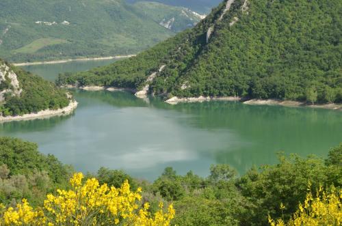 a view of a river in the mountains at Rifugio dei Sanniti in Borrello