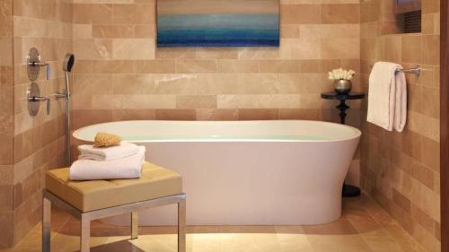 Four Seasons Baltimore Image