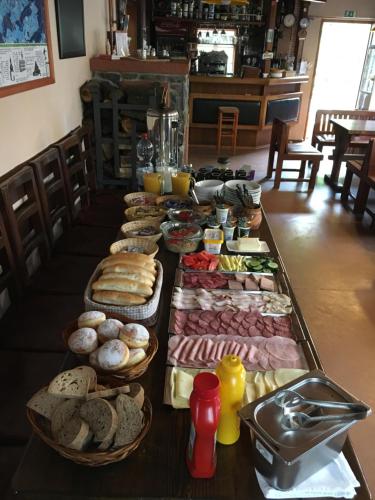 Jídlo v penzionu nebo okolí