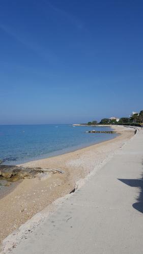 Mirela modern apartment near the beach, Novalja