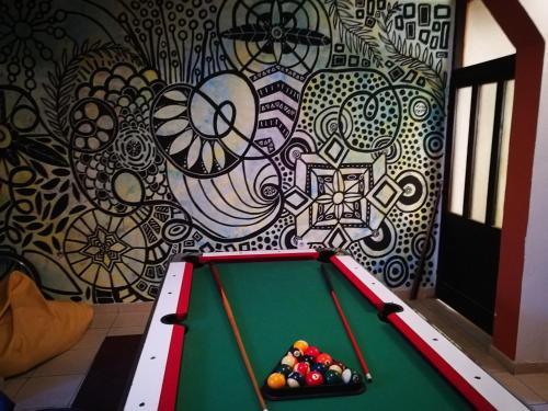 Biliár nebo kulečník v ubytování Balkaneros Hostel