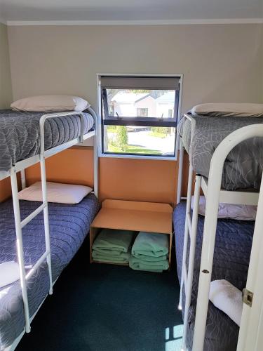 Palanda nebo palandy na pokoji v ubytování Timaru TOP 10 Holiday Park