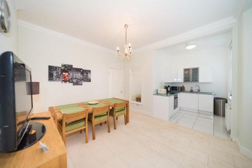 Central London Apartment - Great Location photo 94