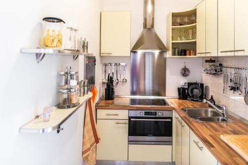 Una cocina o cocineta en Lambrisa