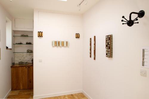 a room with white walls and a ceiling at The Ceramic House in Brighton & Hove