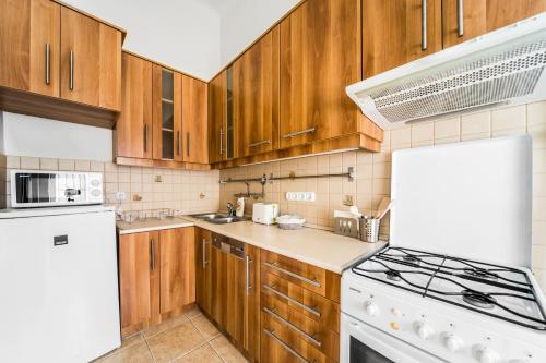 Nyár 3 Bedroom Centre Entire Home 1072 Budapest, 5 Nyár utca kép - 3