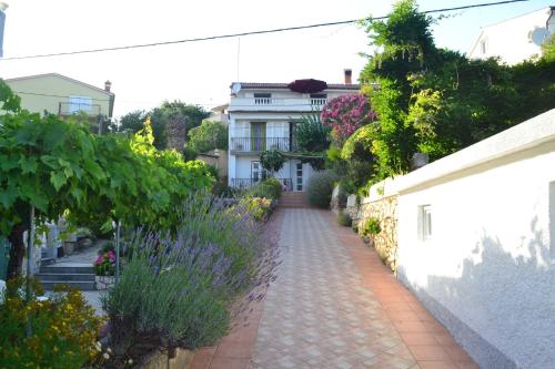 Jardin de l'établissement Apartments Pahljina