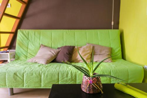 Green Apartment Budapestにあるベッド