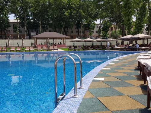 Piscina di Aidana Plaza Hotel o nelle vicinanze