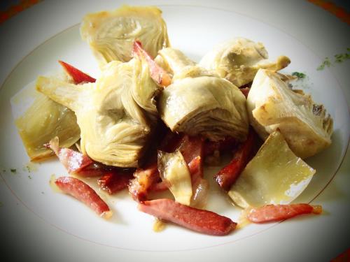 ホテルの敷地内または近くでの食事または食べ物