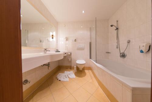 Koupelna v ubytování Hotel Zur Post