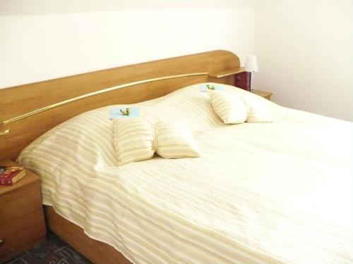 Ένα ή περισσότερα κρεβάτια σε δωμάτιο στο Cozy Apartment in Walkendorf with Garden