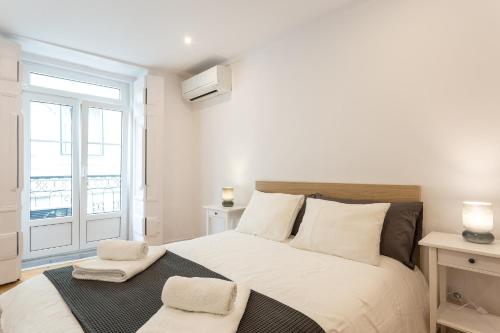 Three bedroom apartment in historical centre -Bairro Alto