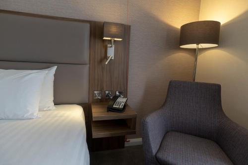 Katil atau katil-katil dalam bilik di Holiday Inn Nottingham by IHG