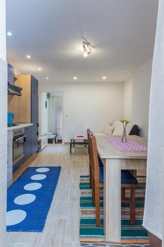 Apartment Arena