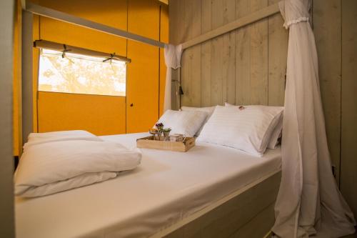 Posteľ alebo postele v izbe v ubytovaní Glamping Beach Soline
