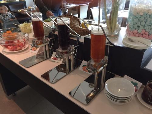 a buffet line with a bunch of food at Italiana Hotels Cosenza in Cosenza