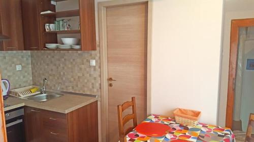 Gallery image of Crveni apartman in Cres