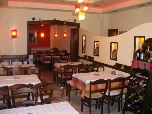 Gallery image of Hotel White Rose Beach in Olympiaki Akti