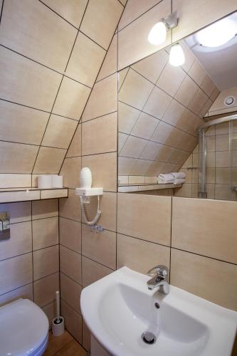 Un baño de Cubryna