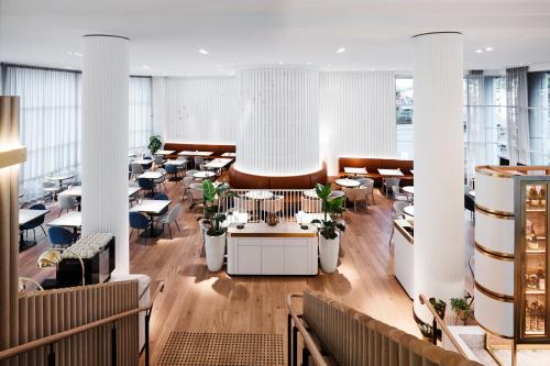 Een zitgedeelte bij Novotel Sydney Darling Square