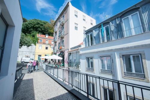 Portugal Here I Come - Alfama