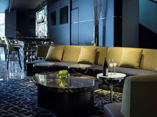 Sofitel Chicago Magnificent Mile Image